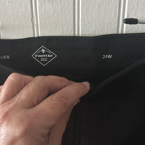 St. John’s Bay Black Straight Leg Jeans sz 24W - Picture 9 of 10